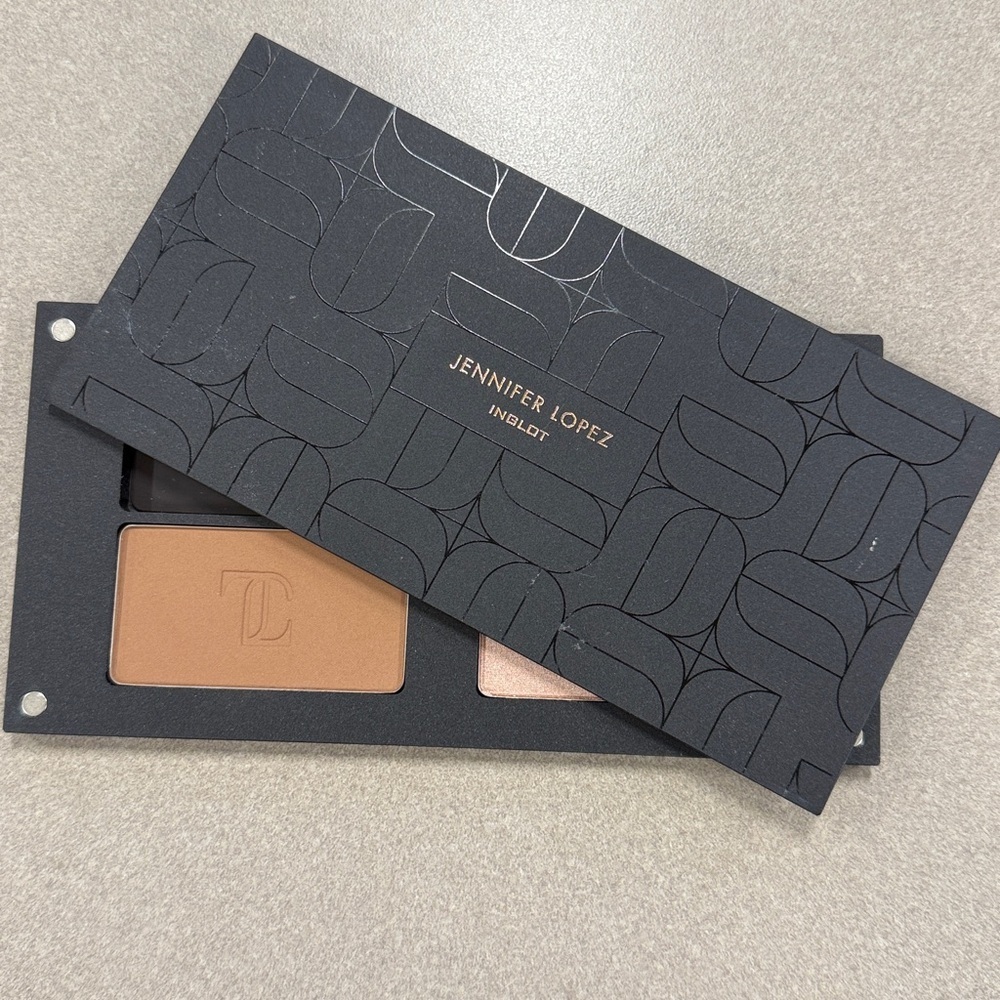 Rare Inglot x Jennifer Lopez Eyeshadow  Palette - Picture 5 of 6